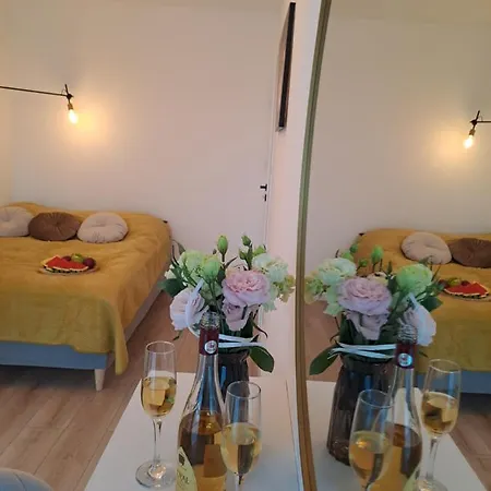 Aleje Jozefa Pilsudskiego Apartment